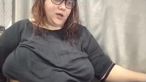 Snapshot of bridget_julianne chatting on January 4, 4:32 pm Bridget Julianne online show from January 4, 4:32 pm