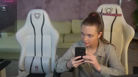 Diamonds Girls online show from March 8, 8:07 am