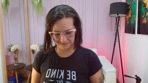 BRITNEEYTAYLOR1 online show from January 16, 7:10 pm