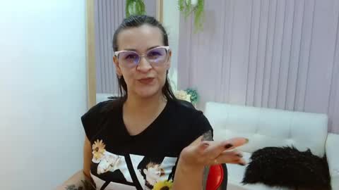 BRITNEEYTAYLOR1 online show from December 30, 6:16 pm