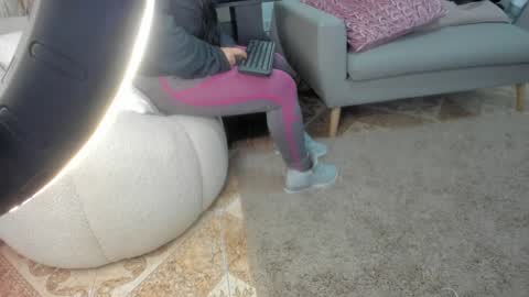 britnney_18 online show from February 6, 9:53 am