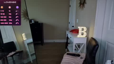 brookebee online show from December 10, 9:43 pm