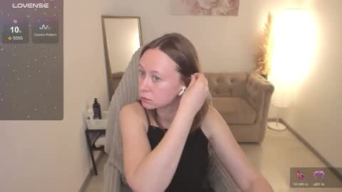 Lady Brooke online show from March 17, 9:30 pm