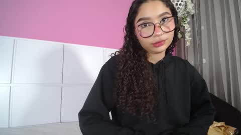 Snapshot of brownmaia1 chatting on October 1, 5:40 pm brownmaia1 online show from October 1, 5:40 pm