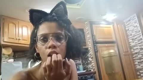 Snapshot of brownprincess_jewelpnp chatting on October 27, 5:36 am Metis Jewel online show from October 27, 5:36 am