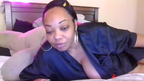 brownroundrenee online show from November 1, 10:30 am