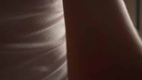 Tess online show from April 17, 9:50 pm