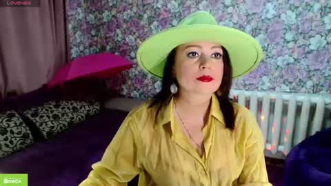 Julia online show from August 3, 9:09 pm
