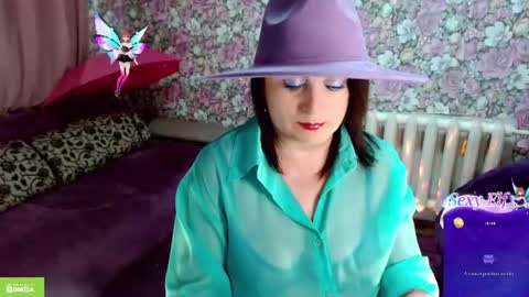Julia online show from June 30, 9:58 pm