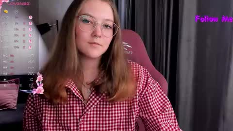 Snapshot of bubble_bunny chatting on October 4, 10:36 pm Ruby online show from October 4, 10:36 pm