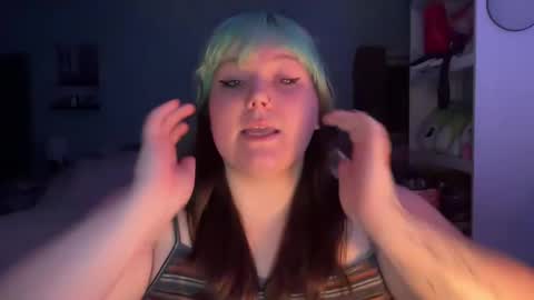 bumblebeebuzzer online show from February 15, 2:58 am