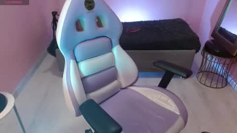 ... .          . ... online show from October 16, 2:20 pm