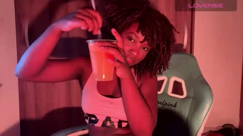 Snapshot of bunny_secrets chatting on October 20, 2:25 am Isa online show from October 20, 2:25 am