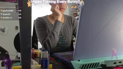 Tokki  bunny  online show from January 10, 7:00 pm