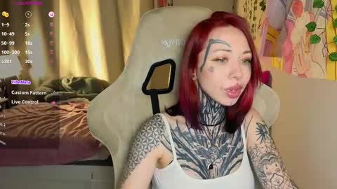 bunnykelly online show from May 26, 6:13 am
