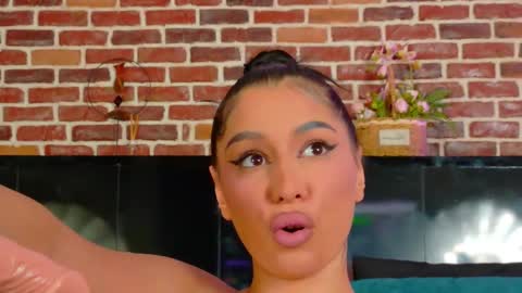 Bella online show from March 5, 10:16 pm