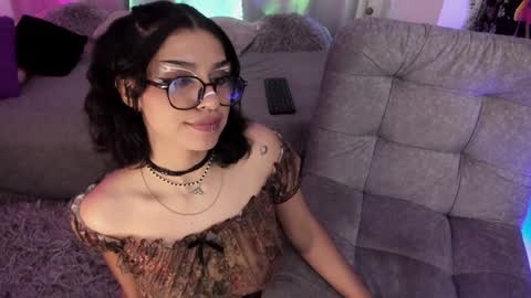   online show from December 21, 7:03 am