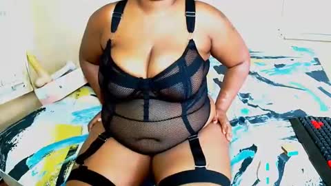 BUSTYQUEENB online show from March 14, 8:37 am