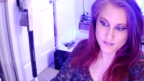 busybee83 online show from October 27, 6:46 pm