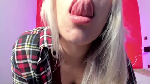     online show from December 4, 5:11 pm