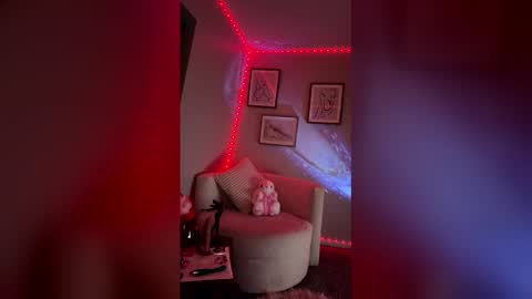 Paris online show from March 10, 2:04 am