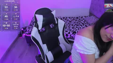 caelisse_cb online show from December 5, 1:56 pm