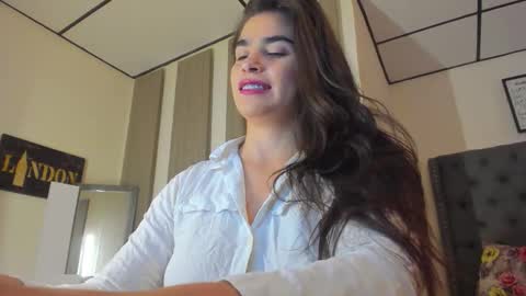 caitlingomez0 online show from November 27, 11:35 am