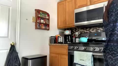 calishop1 online show from December 13, 6:38 pm