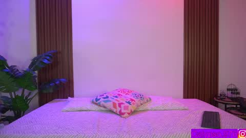 Calypso and Kayla online show from October 2, 11:32 pm