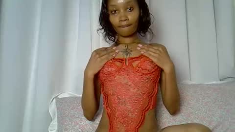 camelised_lilly online show from May 3, 2:48 am