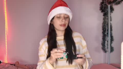 Snapshot of cami_casti777 chatting on December 24, 11:22 pm trini-1000 online show from December 24, 11:22 pm