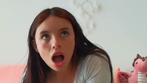 Snapshot of cami_casti777 chatting on January 31, 6:25 pm trini-1000 online show from January 31, 6:25 pm