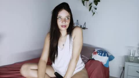 Snapshot of cami_casti777 chatting on October 29, 10:19 am trini-1000 online show from October 29, 10:19 am