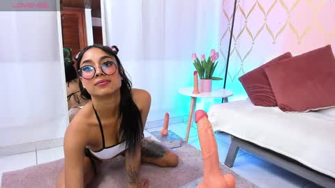 Snapshot of cami_evanns chatting on January 24, 4:16 am Camila online show from January 24, 4:16 am