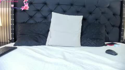 camila__bouzas online show from November 14, 8:42 pm