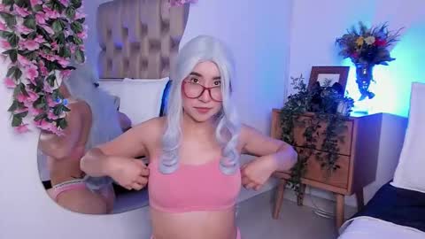 Manuela online show from November 12, 2:04 pm