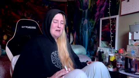 Candi online show from July 28, 4:39 pm