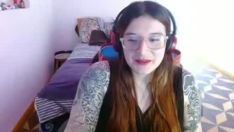 candy698550 online show from June 26, 7:04 pm