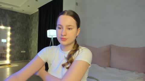 Candy online show from December 18, 9:25 am