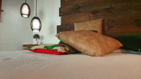 Jolie online show from December 1, 10:45 pm