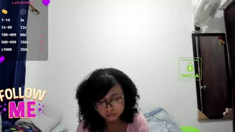 candy_val online show from May 31, 5:35 am