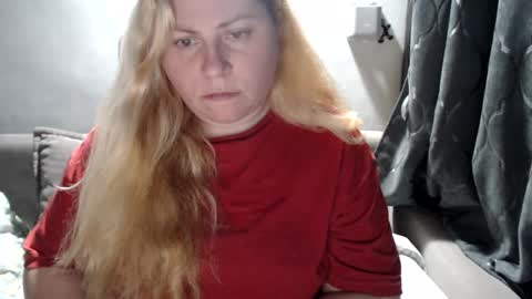 Laura online show from February 11, 8:10 pm