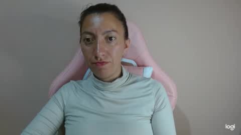 candymilfff online show from February 20, 8:42 pm