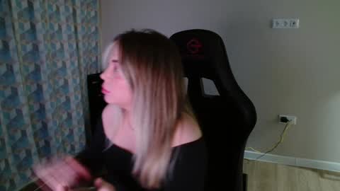 candymini online show from March 12, 2:45 pm