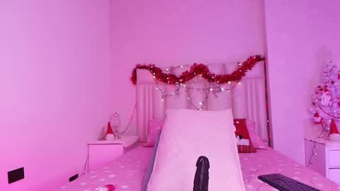 Aura  online show from December 4, 12:18 pm