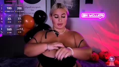     .         .  online show from October 30, 9:05 pm