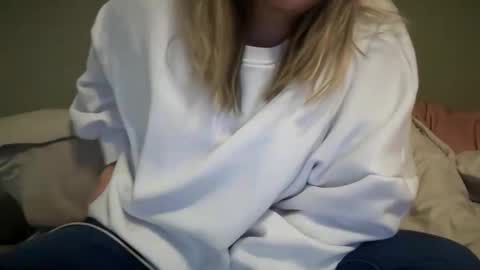 Cara Bou online show from December 16, 10:37 pm