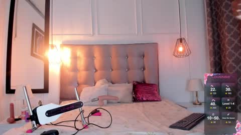 Cara  online show from January 4, 12:05 pm