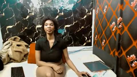 caramelminxx_ online show from July 6, 7:46 am