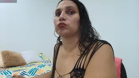 carlaantonellii online show from April 23, 4:20 am